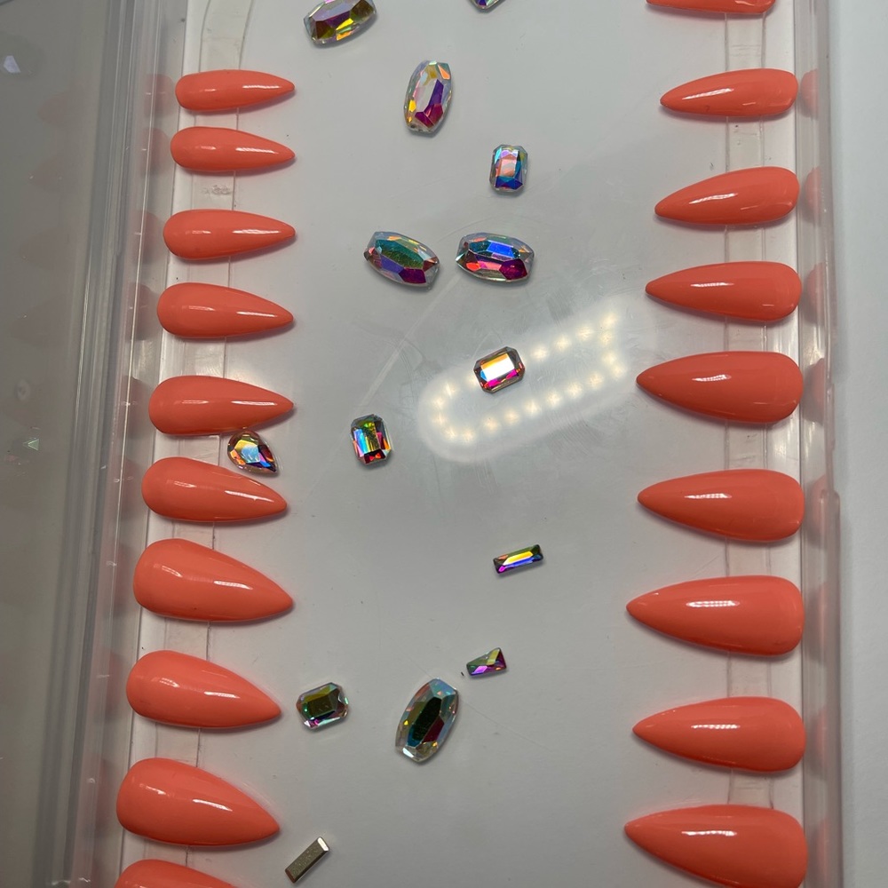 Peach custom acrylic PressOn nails